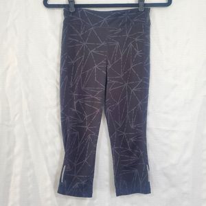 ATHLETA Girls Chaturanga Capri Leggings Black w/ Gray Geo Print Size M (8/10)